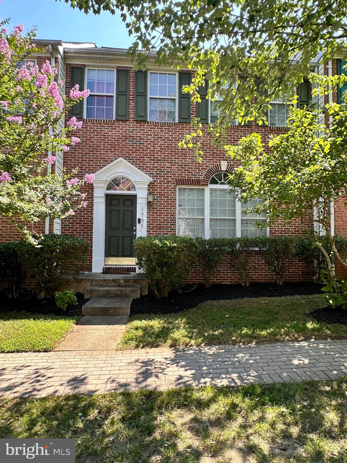 GORGEOUS HOME AWAITING NEW OWNERS! Step into a beautiful gem awaiting your personal touches to restore its glow. Seller Offering upto $10k in closing assistance/updates for you to make this lovely home sparkle again. $170k FHA Assumable loan @ 2.75% available. This is very solid based townhome fully functional and equipped for the busy commuter as well as private enough for co-op living or a multigenerational household. Tons of natural light beaming through the main level, kitchen dining room combo offer inviting social experiences. A fully finished walk-out basement with additional room and full bathroom, opens to parklike setting in common area. With new flooring and splash of paint this beauty could sparkle and be your most profitable asset for decades.