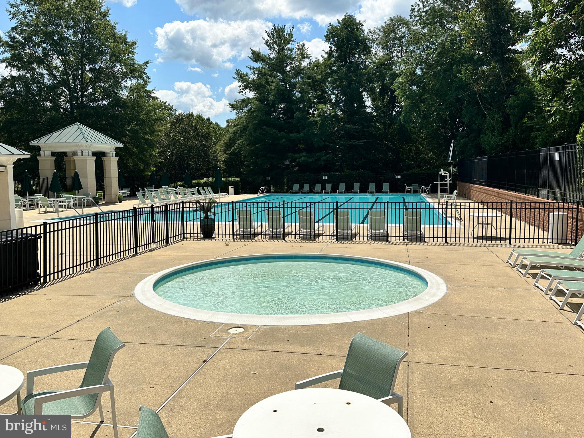 WOODVIEW VILLAGE - Residential