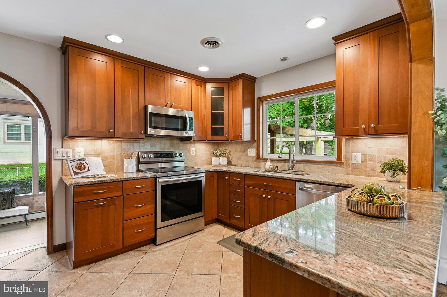 8117 WOODLOO COURT