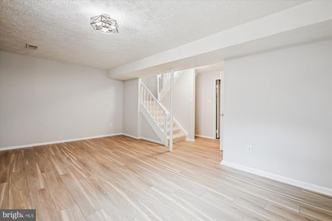 209 S VIRGINIA AVENUE FALLS CHURCH VA 22046