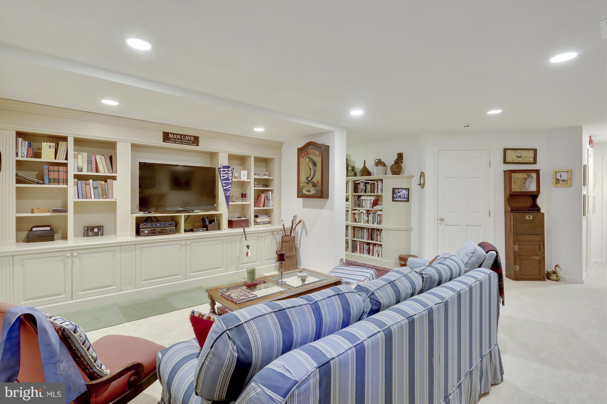 CHEVY CHASE GARDENS - Residential