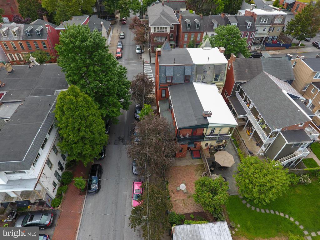 CHESTNUT HILL - Residential