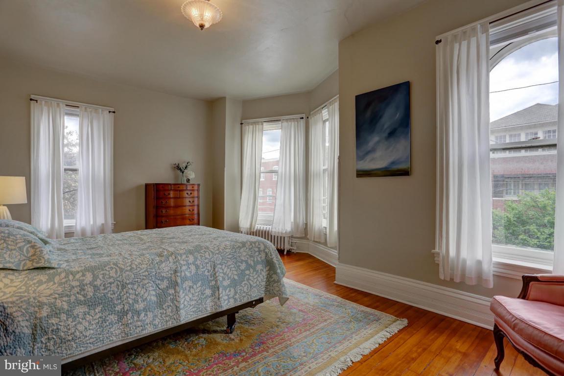 CHESTNUT HILL - Residential