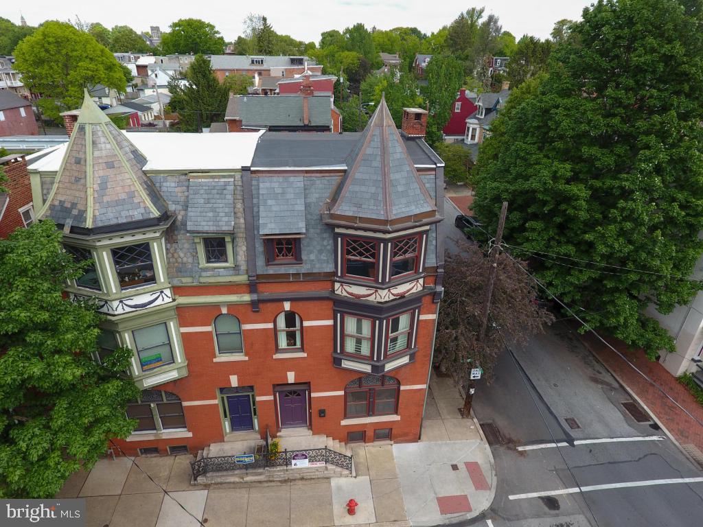 CHESTNUT HILL - Residential