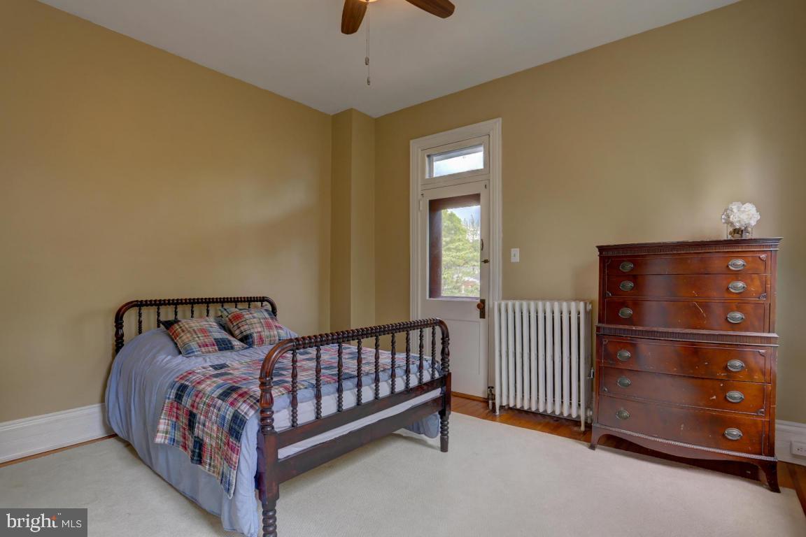 CHESTNUT HILL - Residential