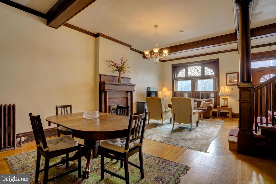 CHESTNUT HILL - Residential