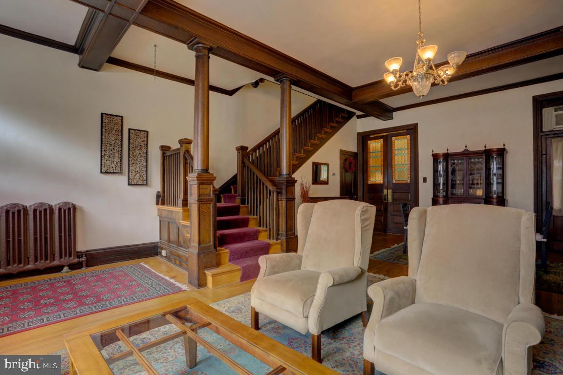 CHESTNUT HILL - Residential