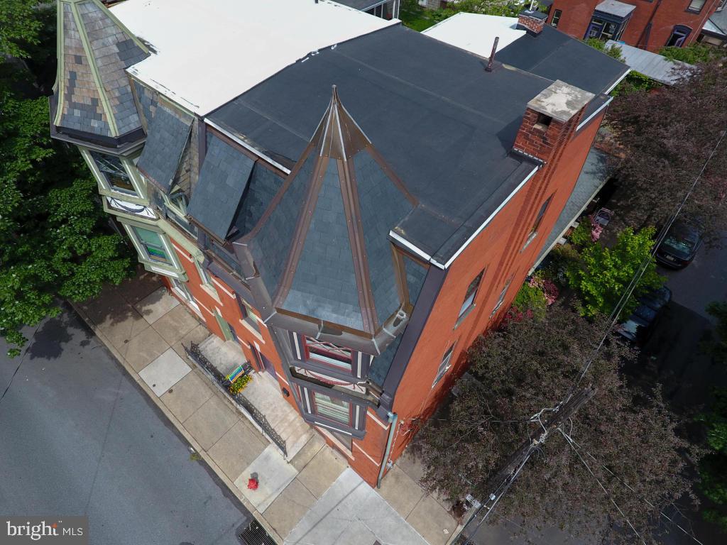 CHESTNUT HILL - Residential