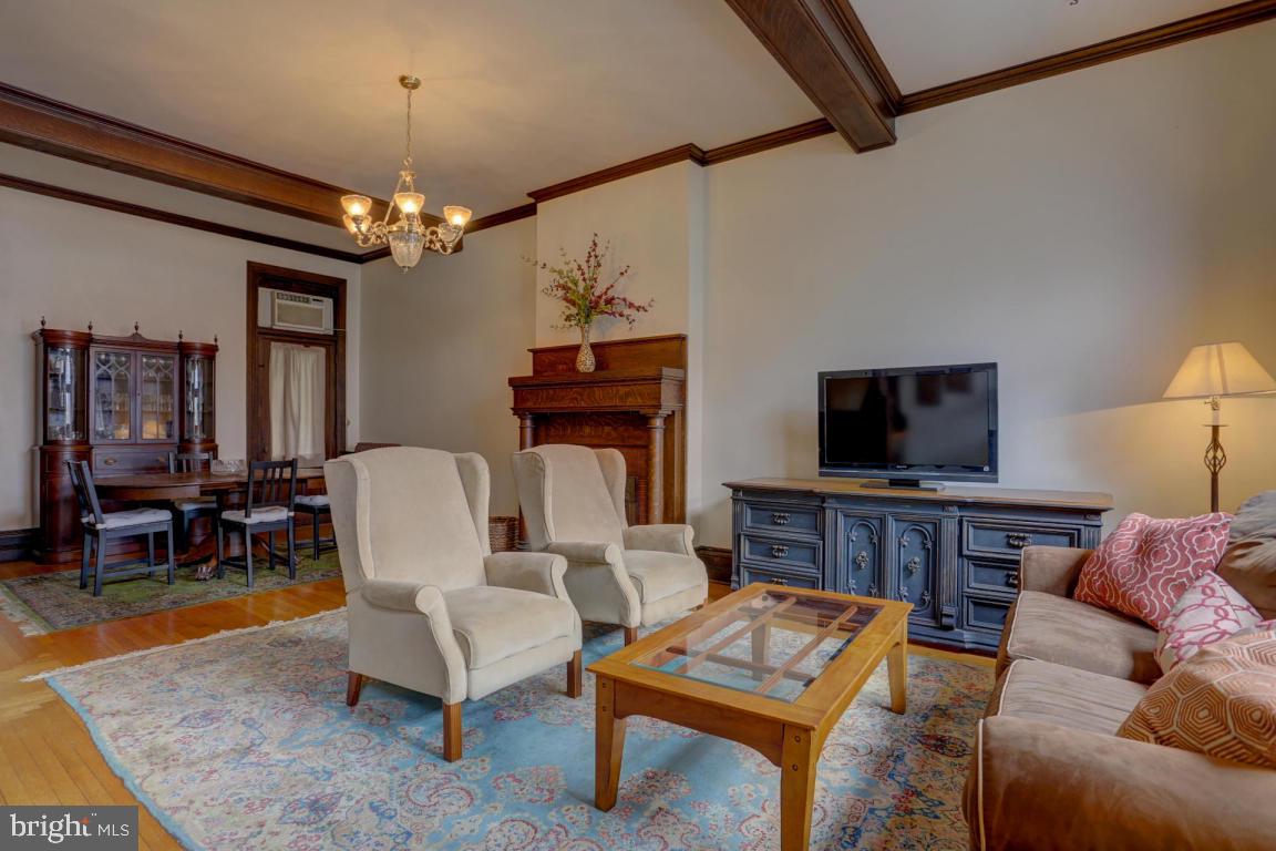 CHESTNUT HILL - Residential