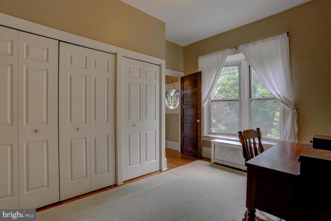 CHESTNUT HILL - Residential