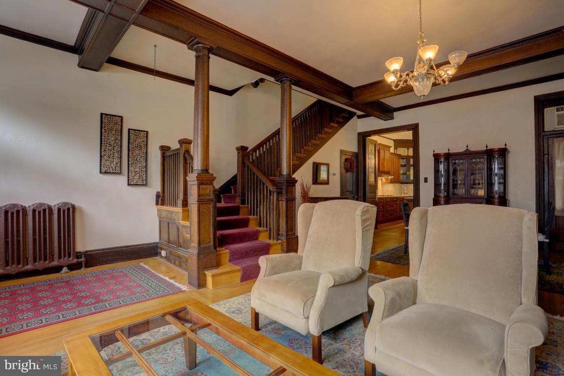 CHESTNUT HILL - Residential