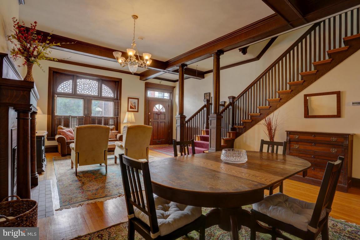 CHESTNUT HILL - Residential