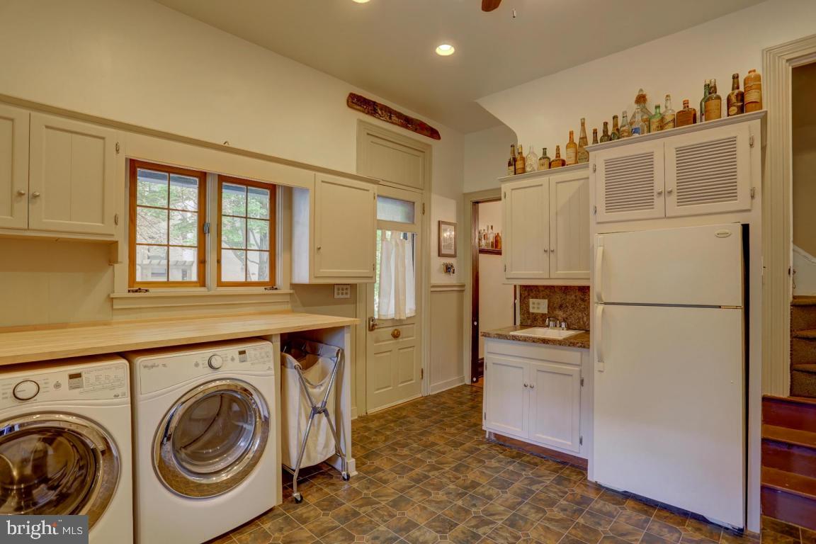 CHESTNUT HILL - Residential