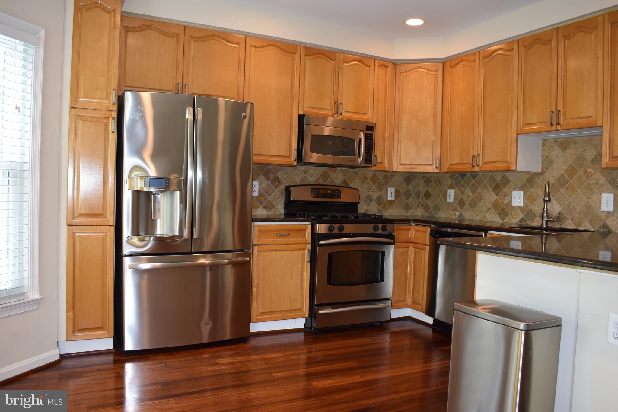 KINGSTOWNE - Residential Lease