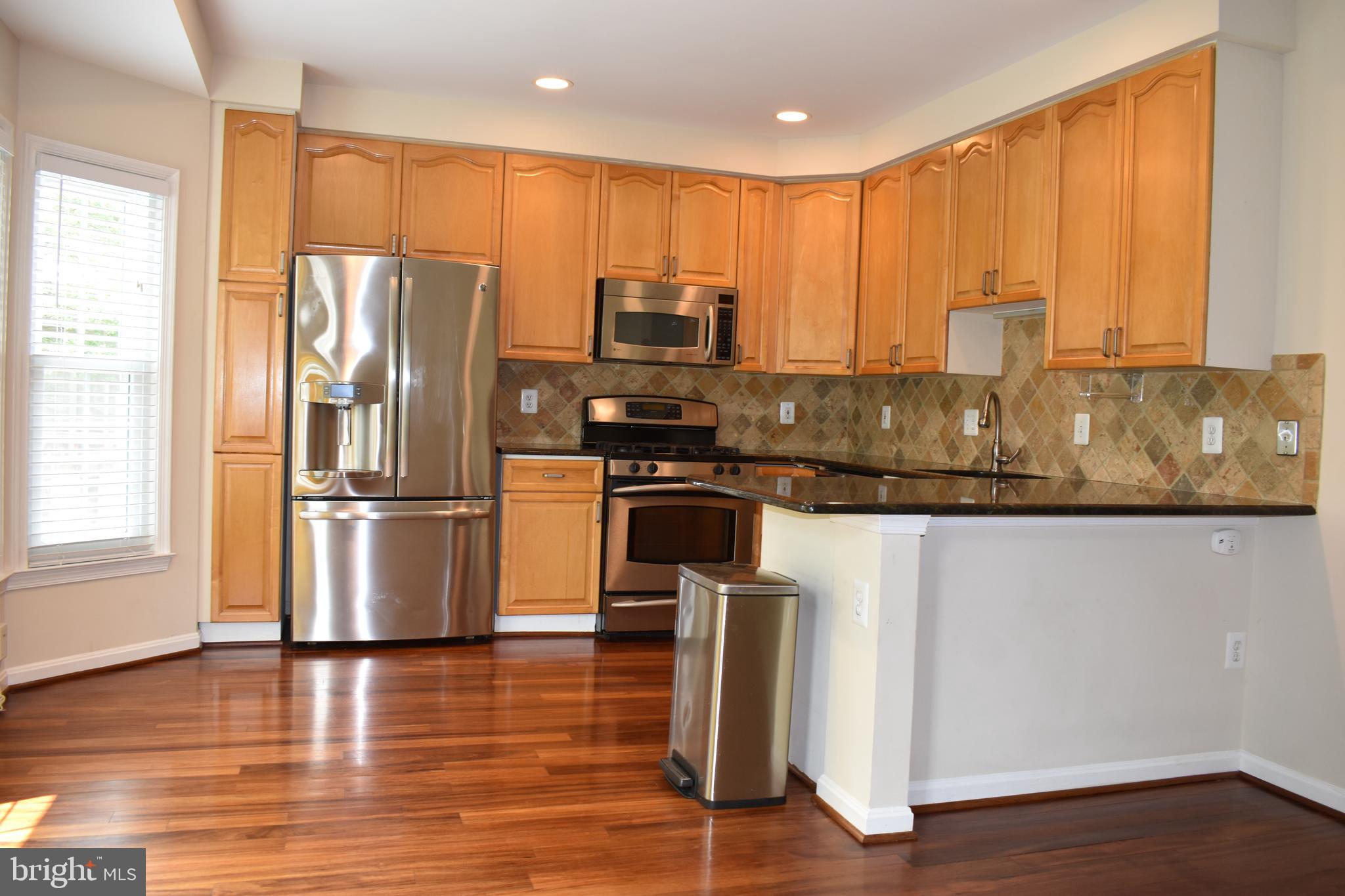 KINGSTOWNE - Residential Lease