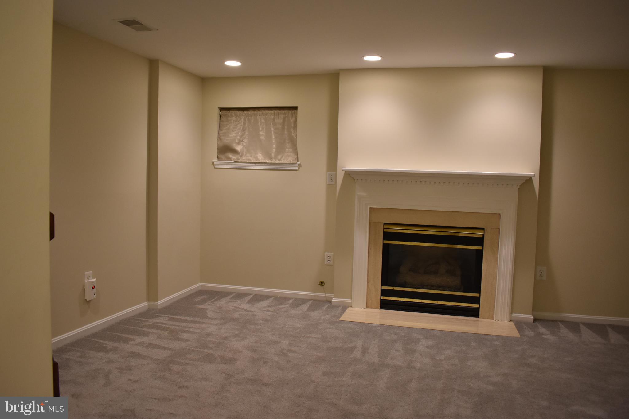 KINGSTOWNE - Residential Lease