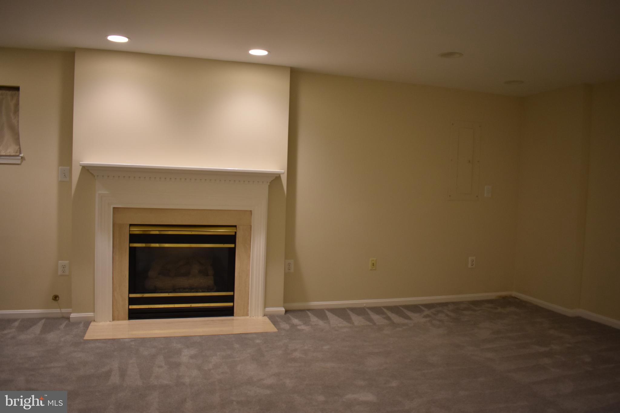 KINGSTOWNE - Residential Lease