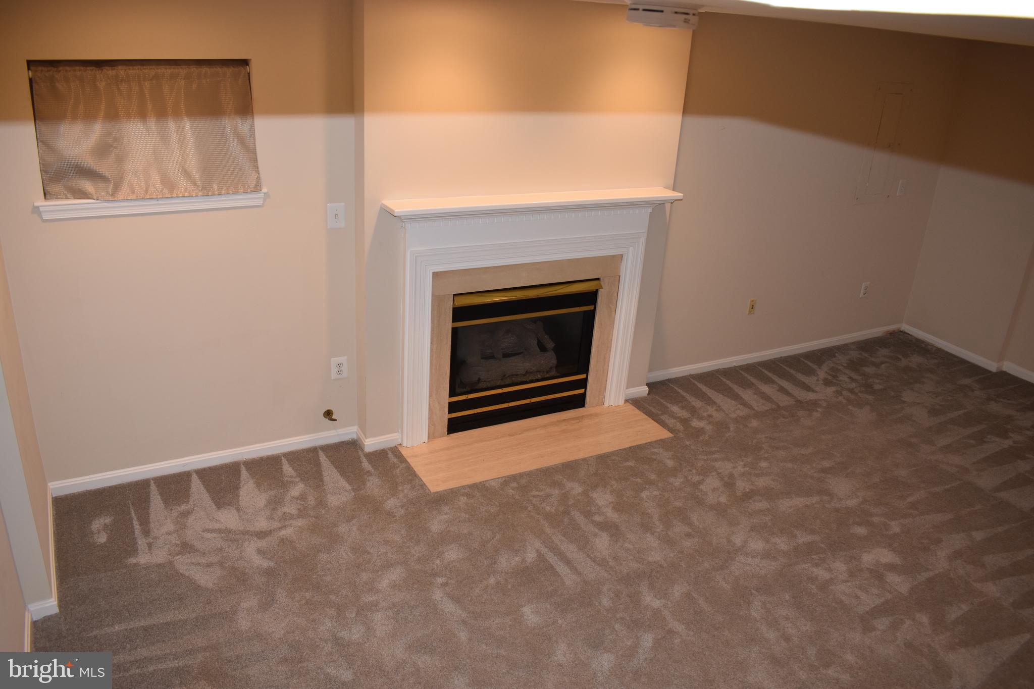 KINGSTOWNE - Residential Lease