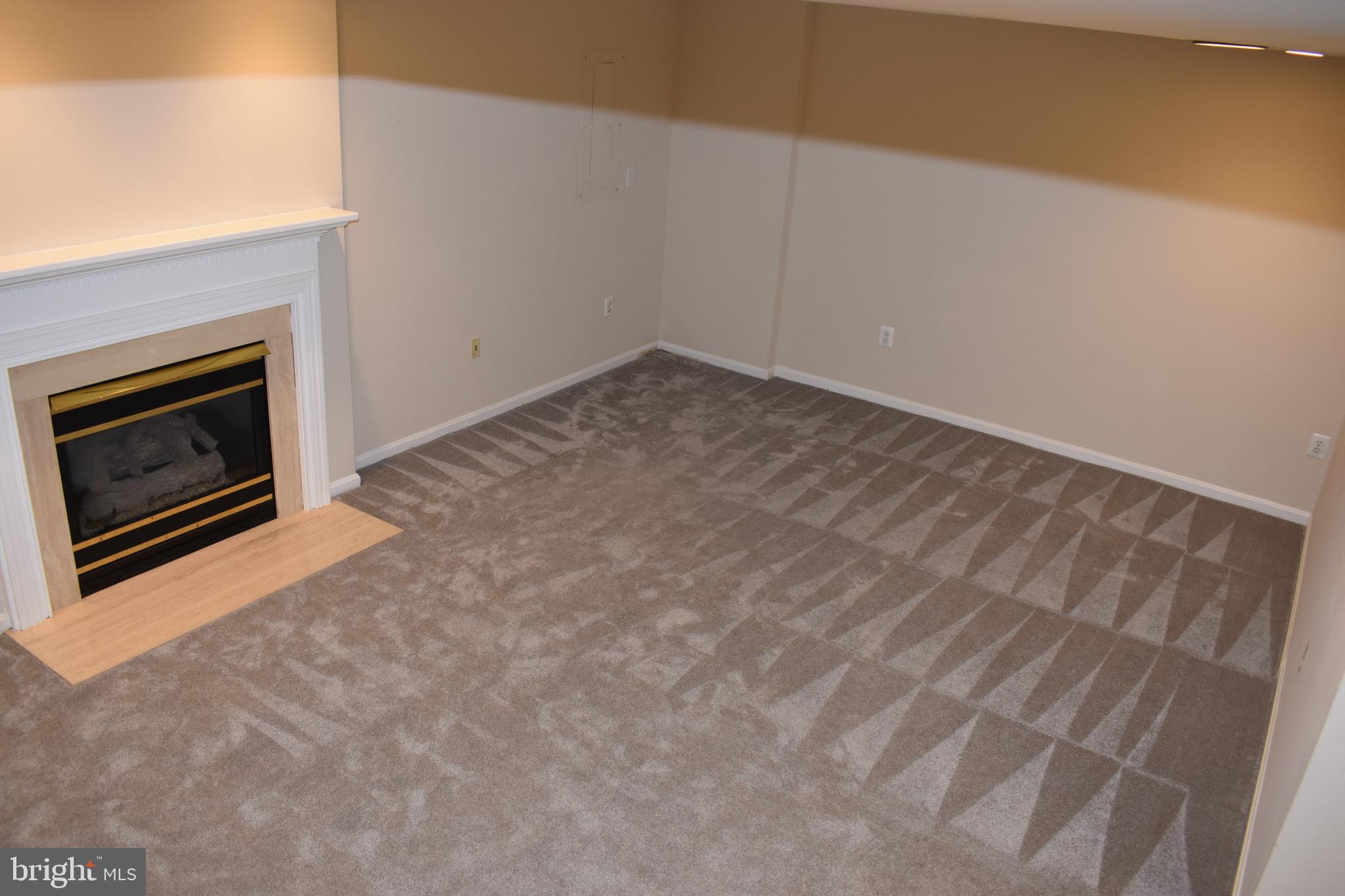 KINGSTOWNE - Residential Lease