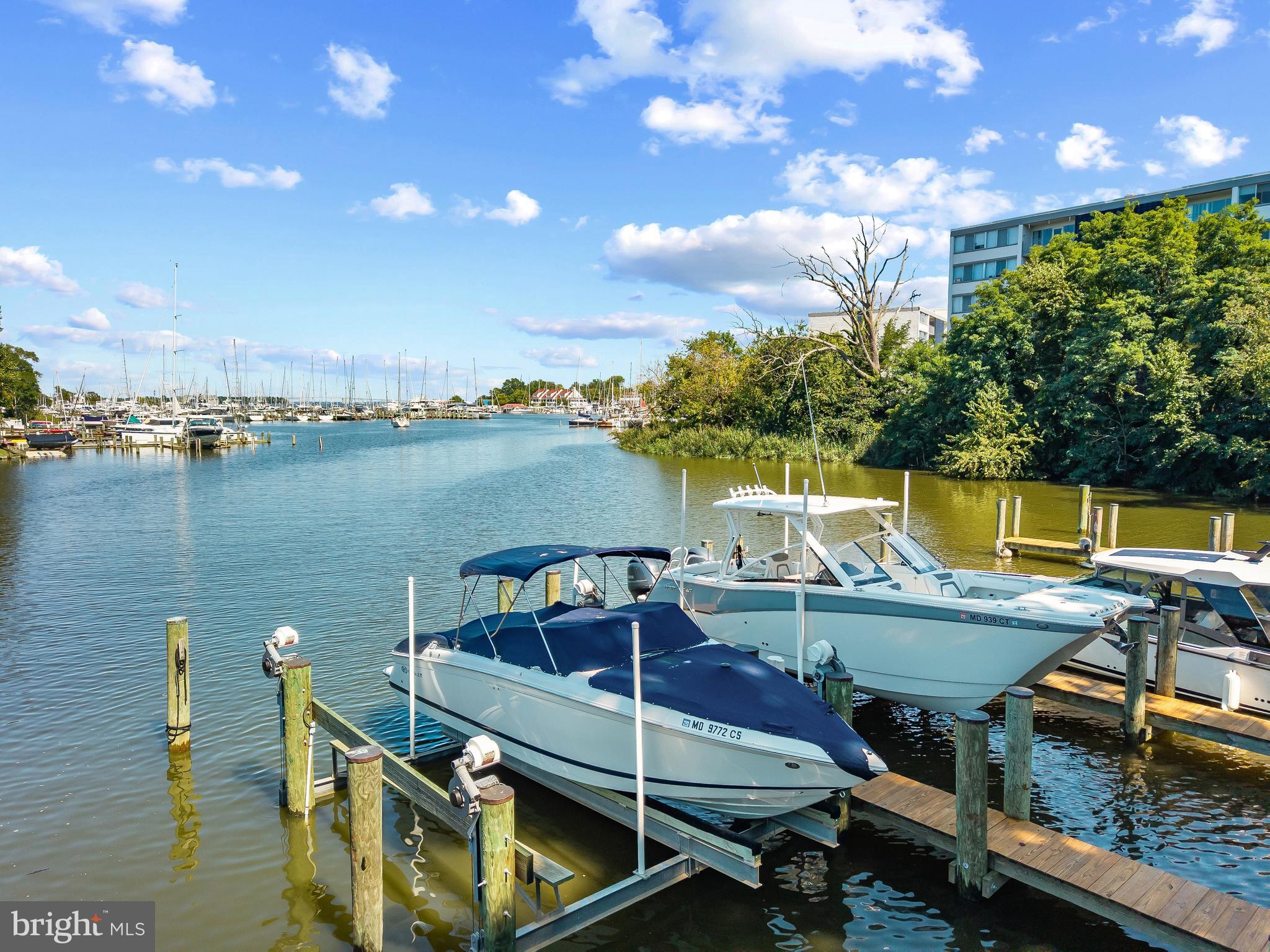 4 LITTLE HARBOR WAY