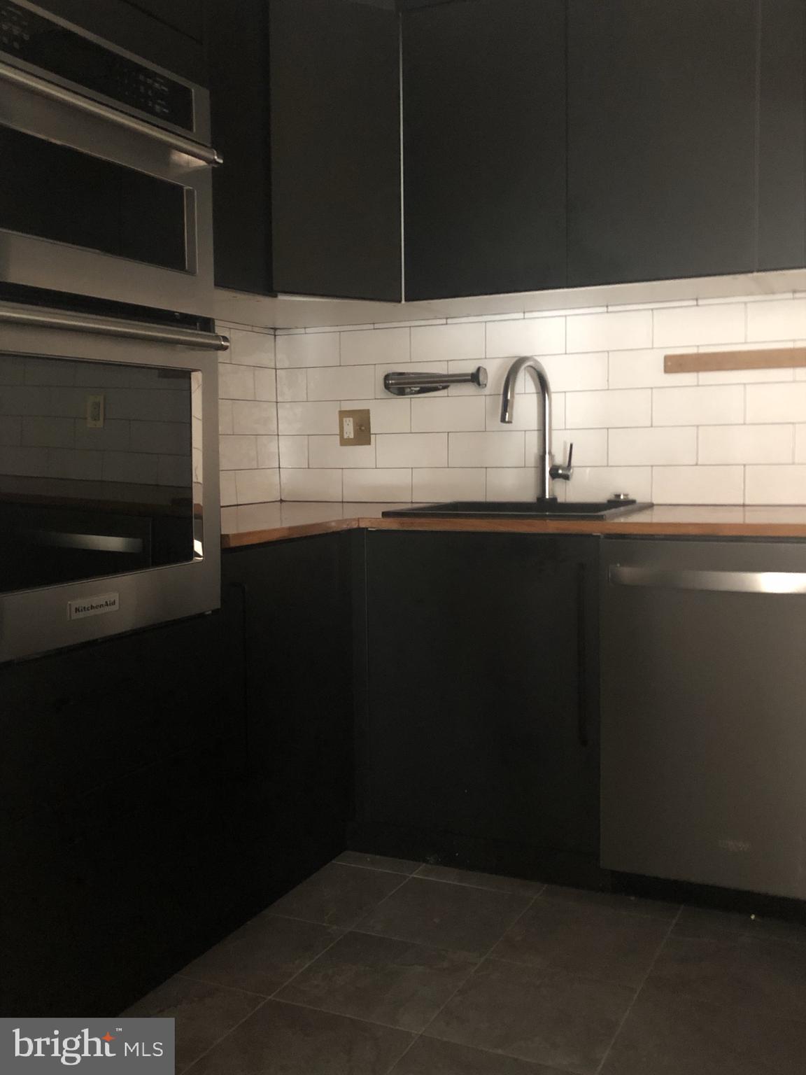 RESTON - Residential Lease