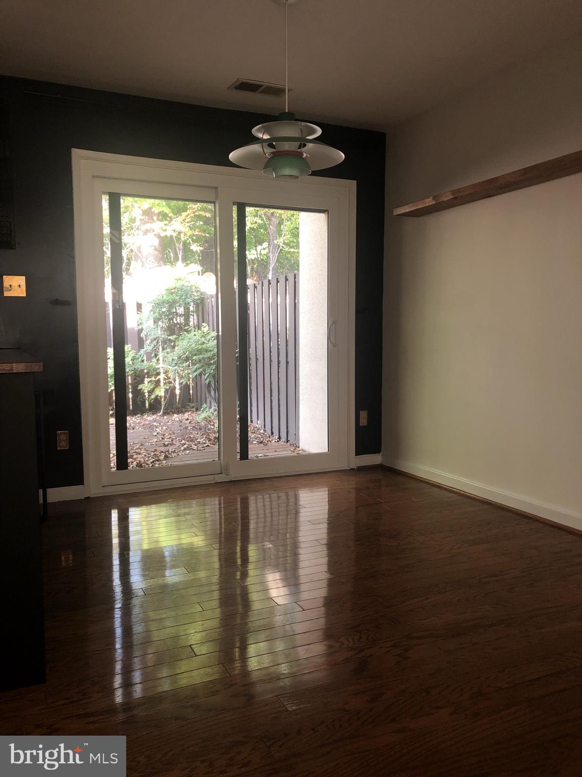 RESTON - Residential Lease