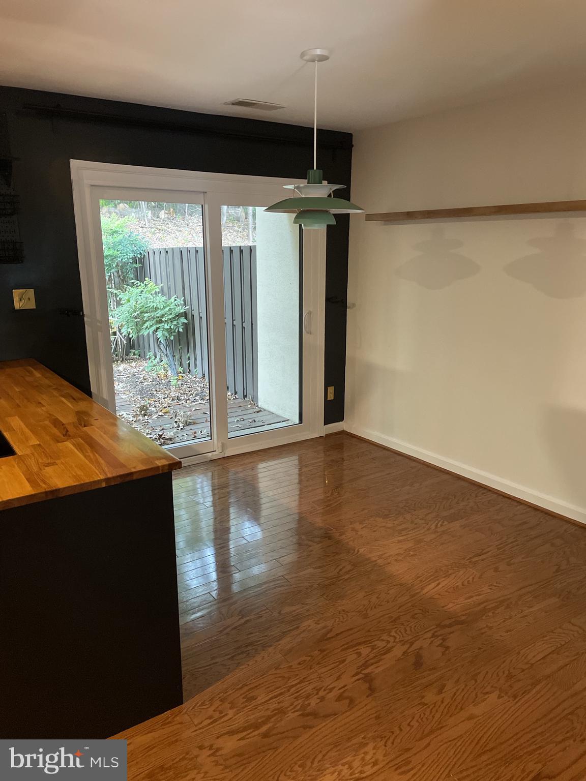 RESTON - Residential Lease