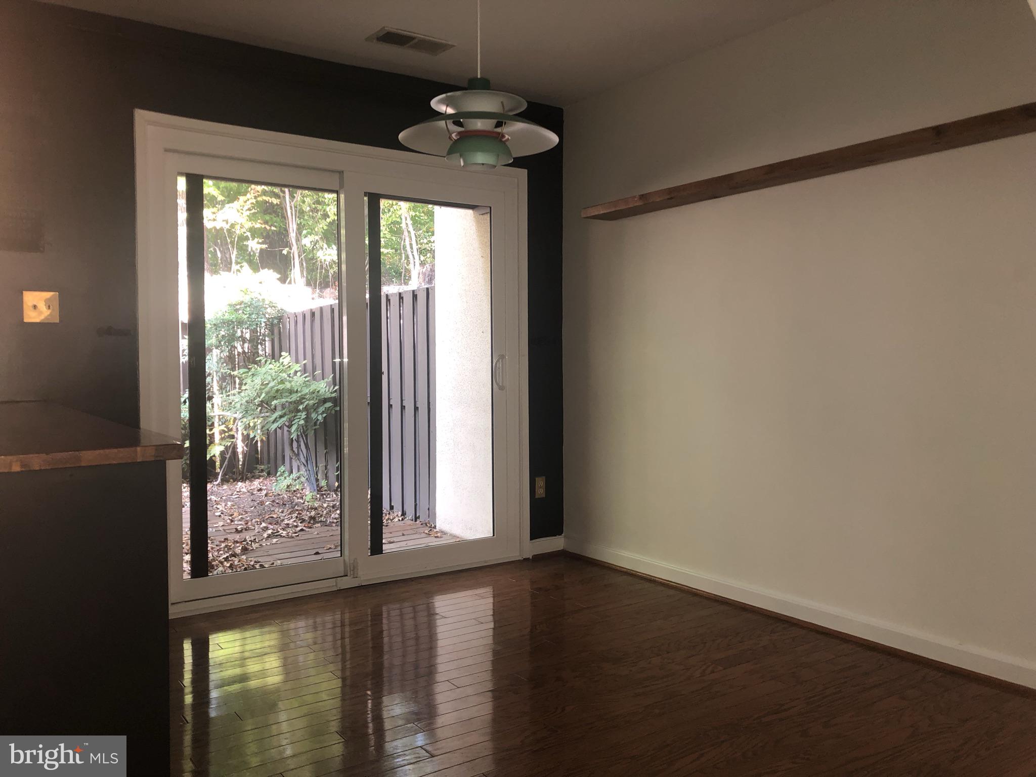 RESTON - Residential Lease