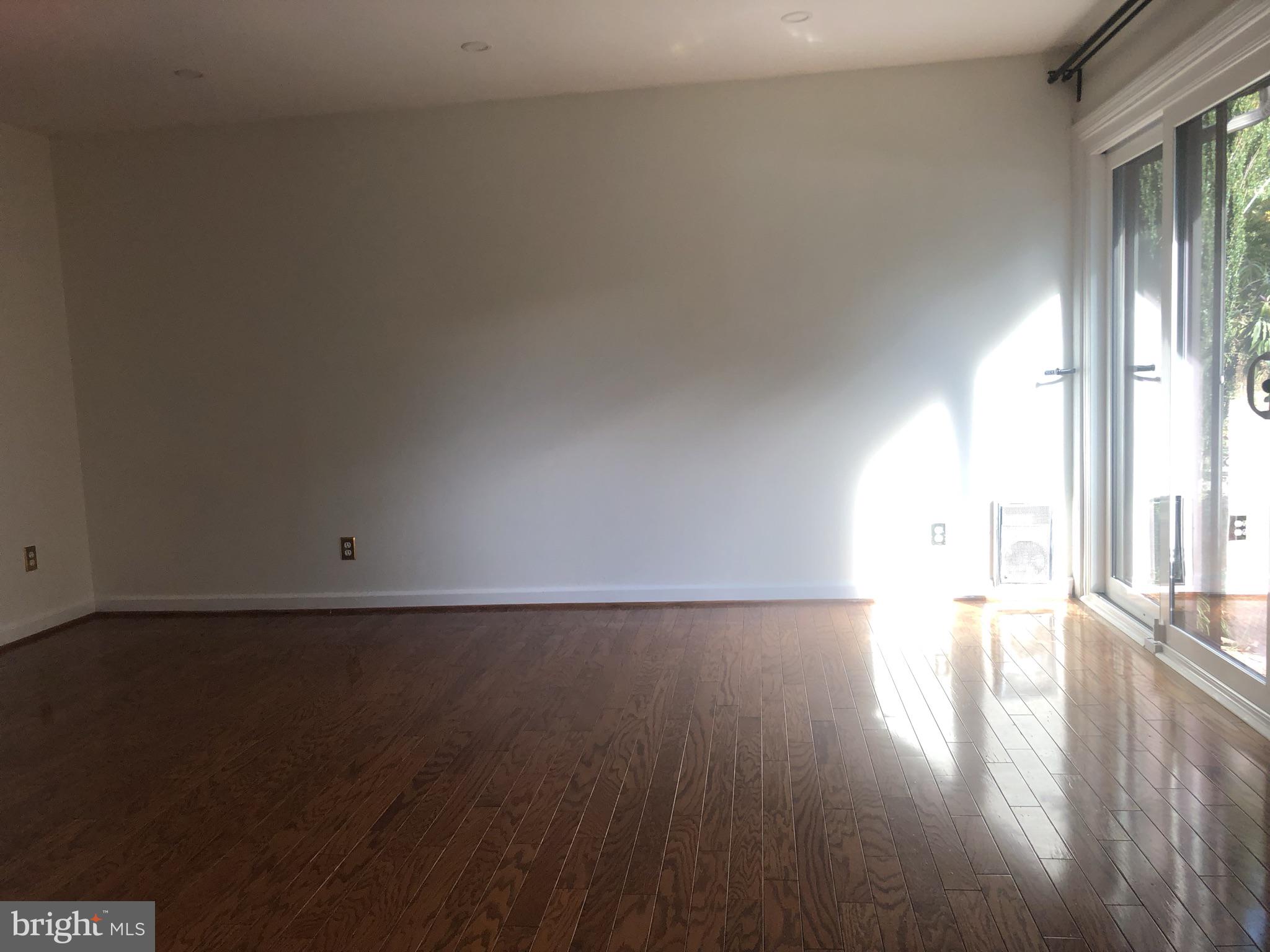 RESTON - Residential Lease