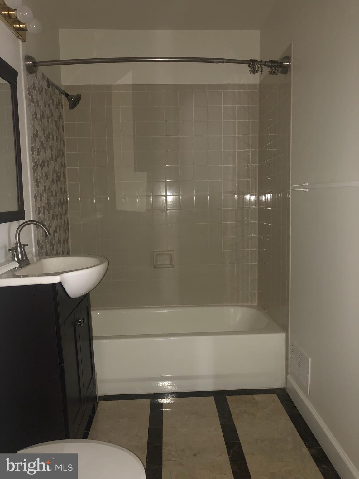 RESTON - Residential Lease