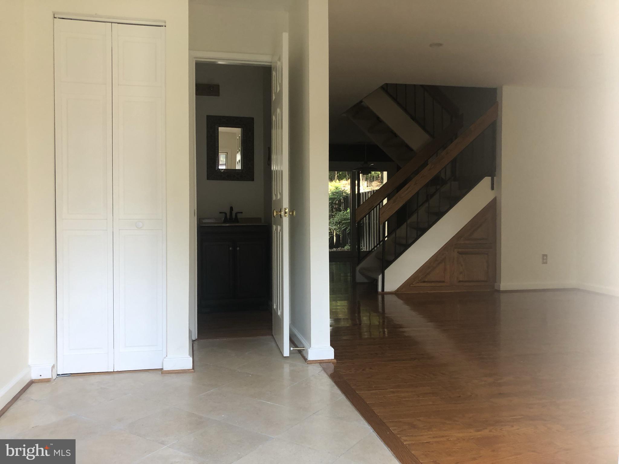 RESTON - Residential Lease