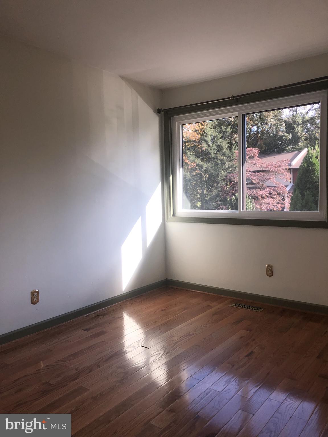 RESTON - Residential Lease