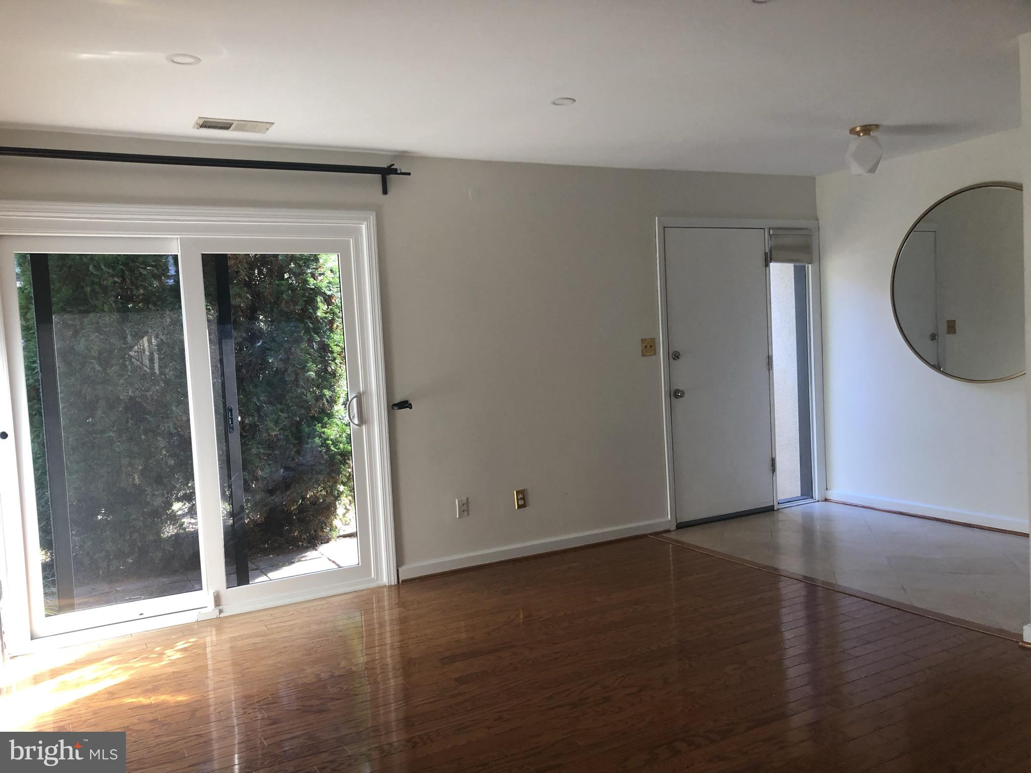 RESTON - Residential Lease