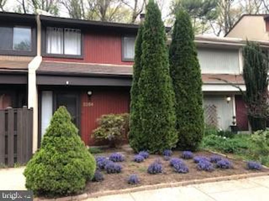 Beautifully updated 2-Level Townhouse with 3 Bedrooms and 1.5 Baths, Fenced Backyard with Deck and Storage Shed. Extensive landscaping and backs to trees. Tastefully remodeled kitchen and bathrooms. 1200 Square Feet of Living. Fresh paint interior and exterior. Stainless steel kitchen appliances, Hardwood floors on main level and upper level. Includes Trash AND Association Amenities: Baseball Field, Basketball Courts, Bike Trail, Community Center, Fitness Center, Jog/Walk Path, Lake, Picnic Area, Pier/Dock, Pool, Tennis Courts, Tot Lots/Playground. CATV or Fios Available. Parking: 1-Assigned & 2 Additional Parking Unreserved Available. Utilities Tenant Pays: Electric, Water & Sewer. Silverline Metro 2.5 Miles!