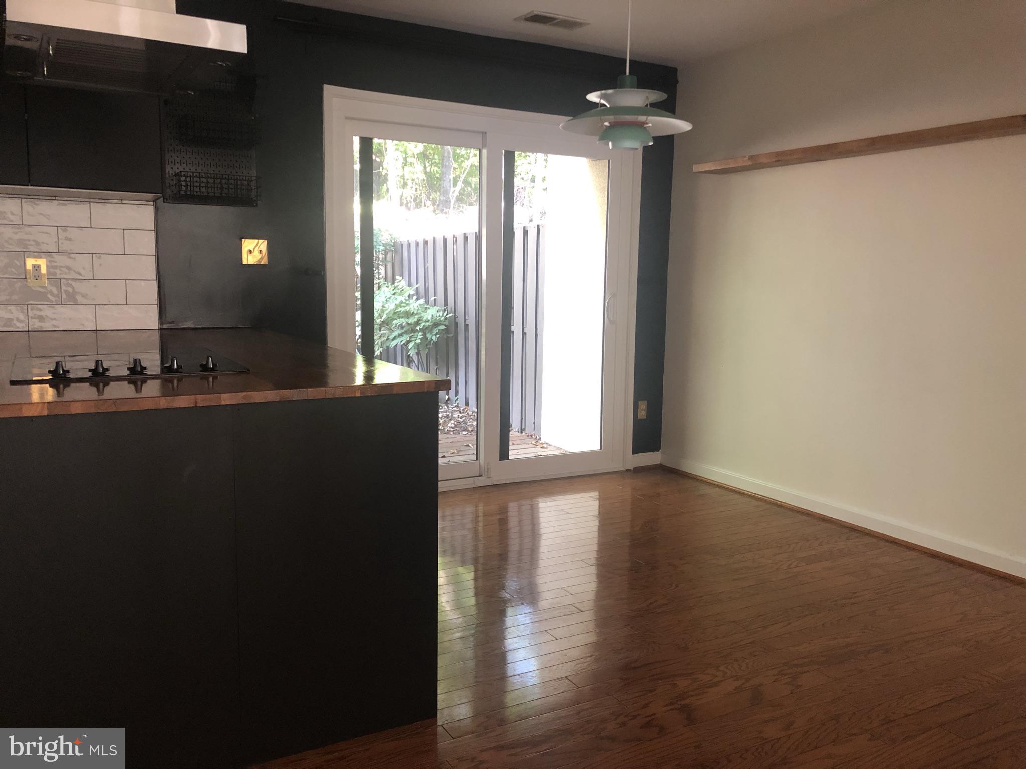 RESTON - Residential Lease