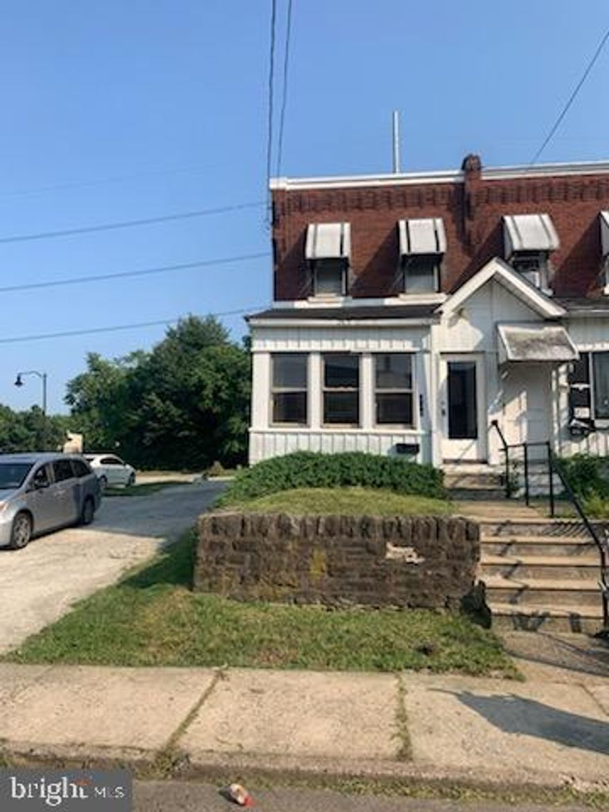 Nice Straight thru End of Row,  New roof. Being sold as is. Copy of City inspection report in documents