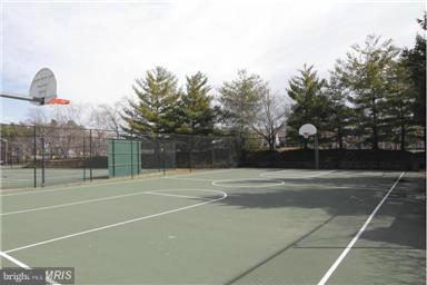 CENTRE RIDGE LAND BAY - Residential