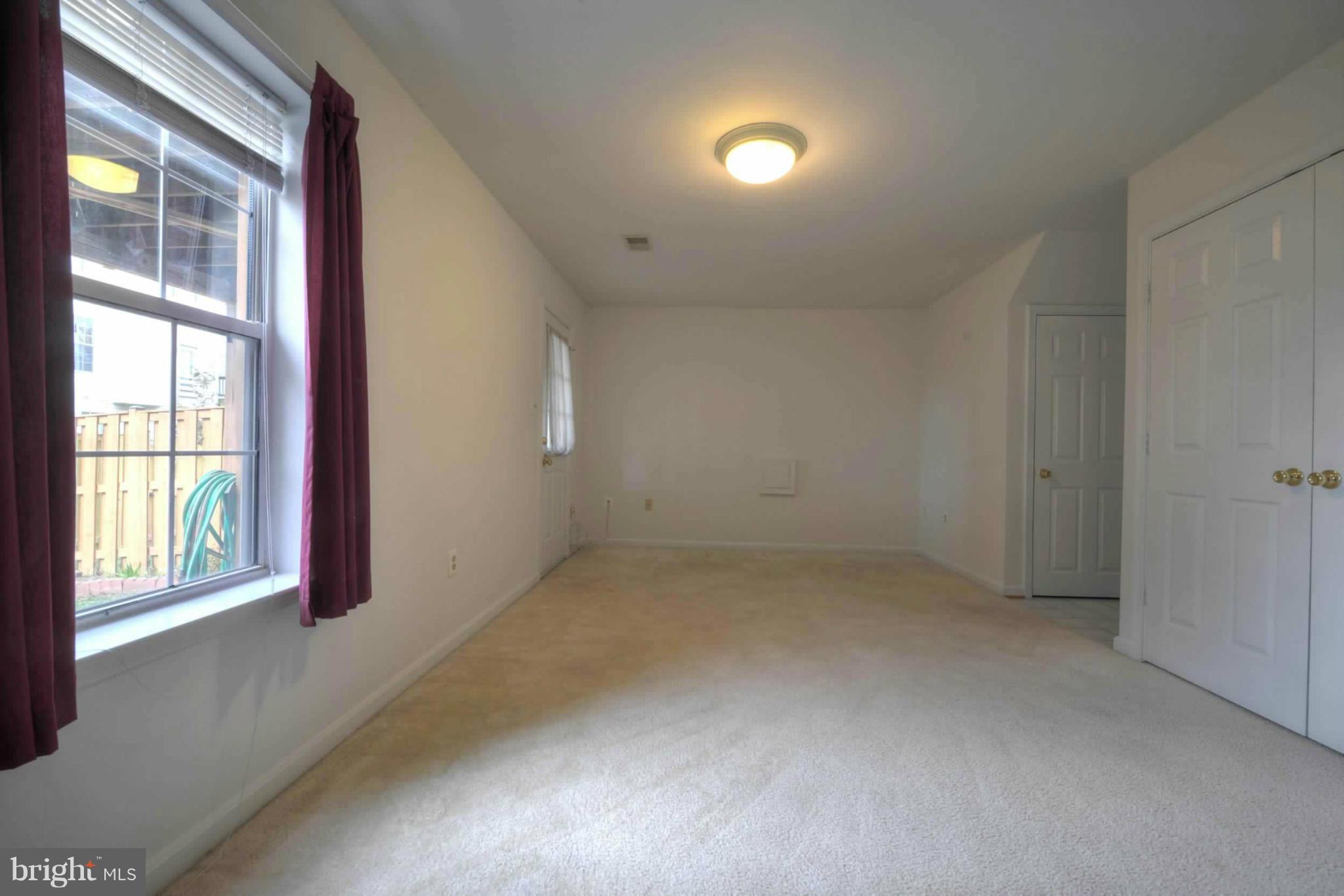 CENTRE RIDGE LAND BAY - Residential