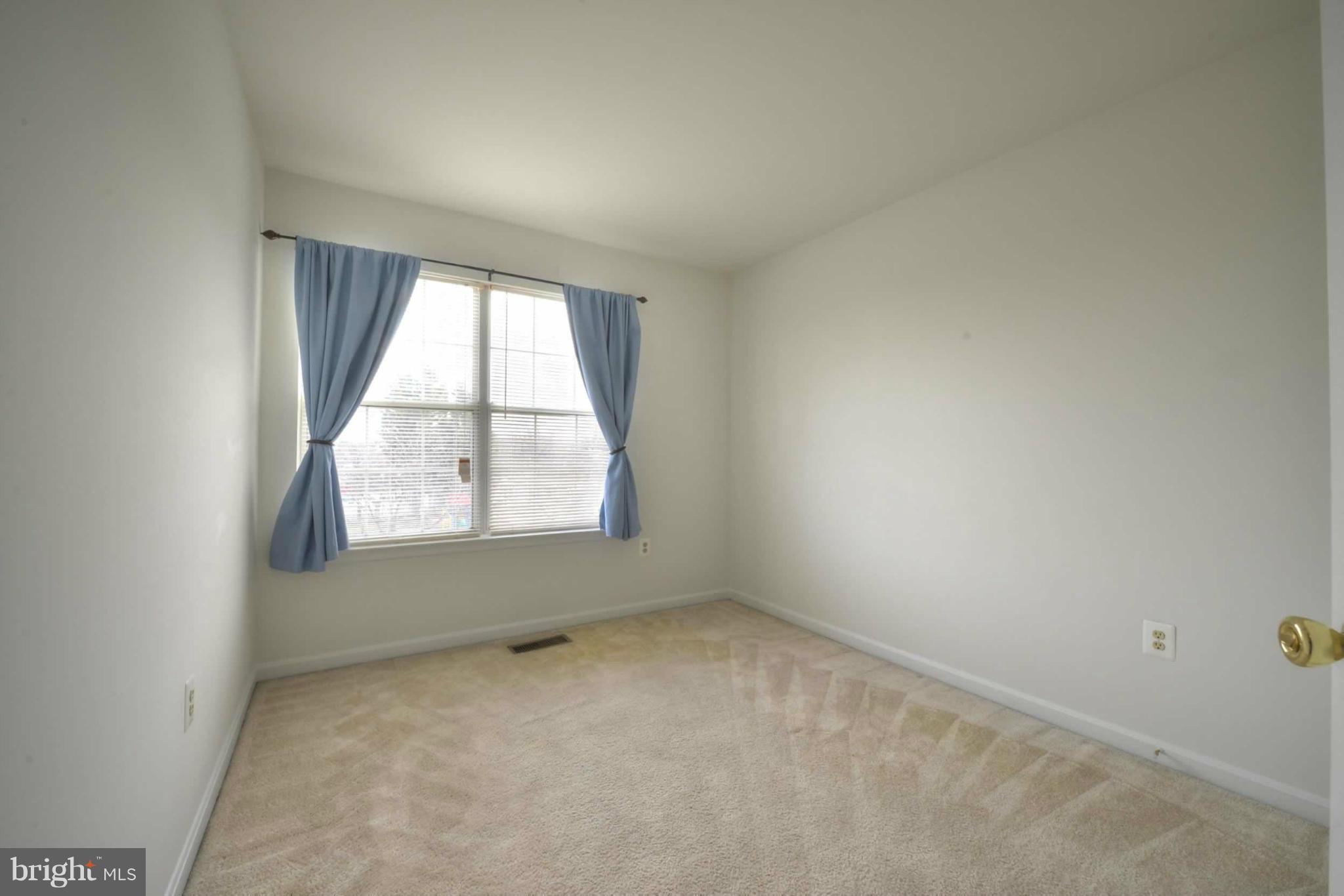 CENTRE RIDGE LAND BAY - Residential