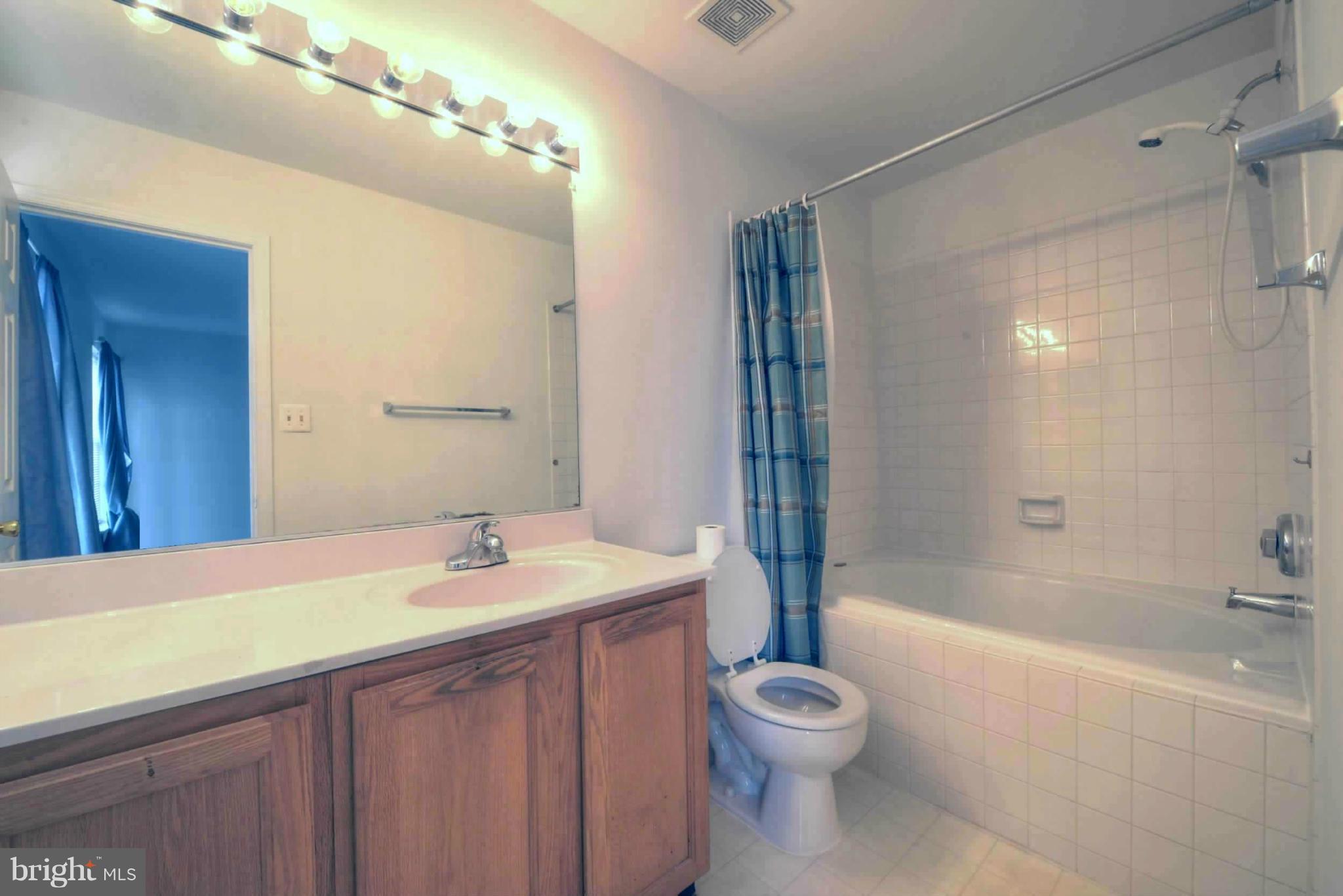 CENTRE RIDGE LAND BAY - Residential