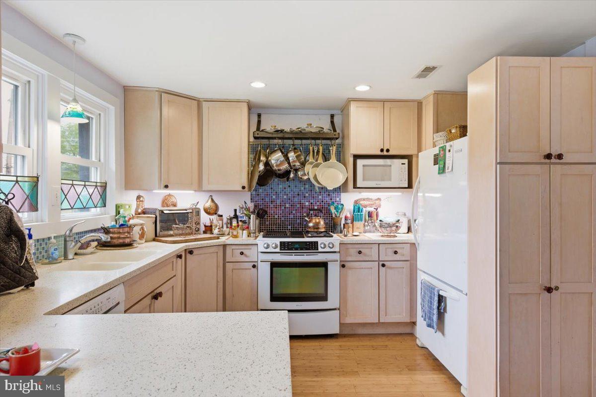 ROCK HALL - Residential