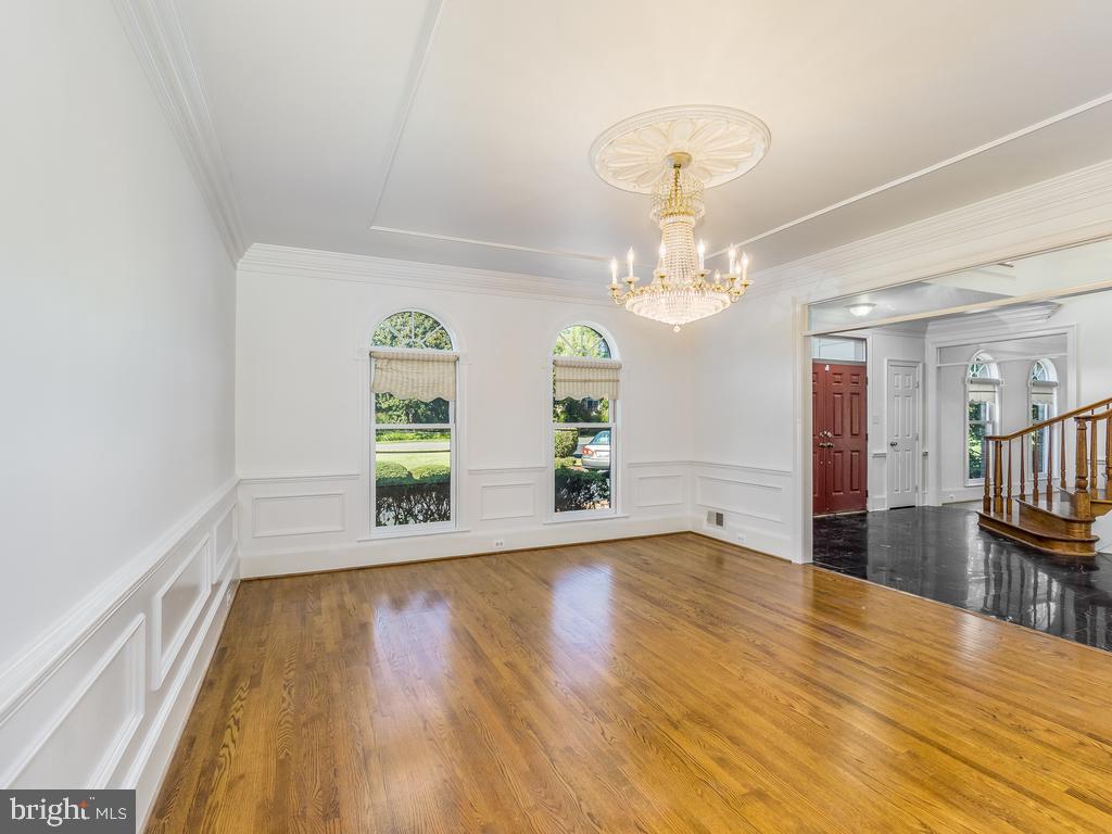 WOODSIDE ESTATES - Residential Lease