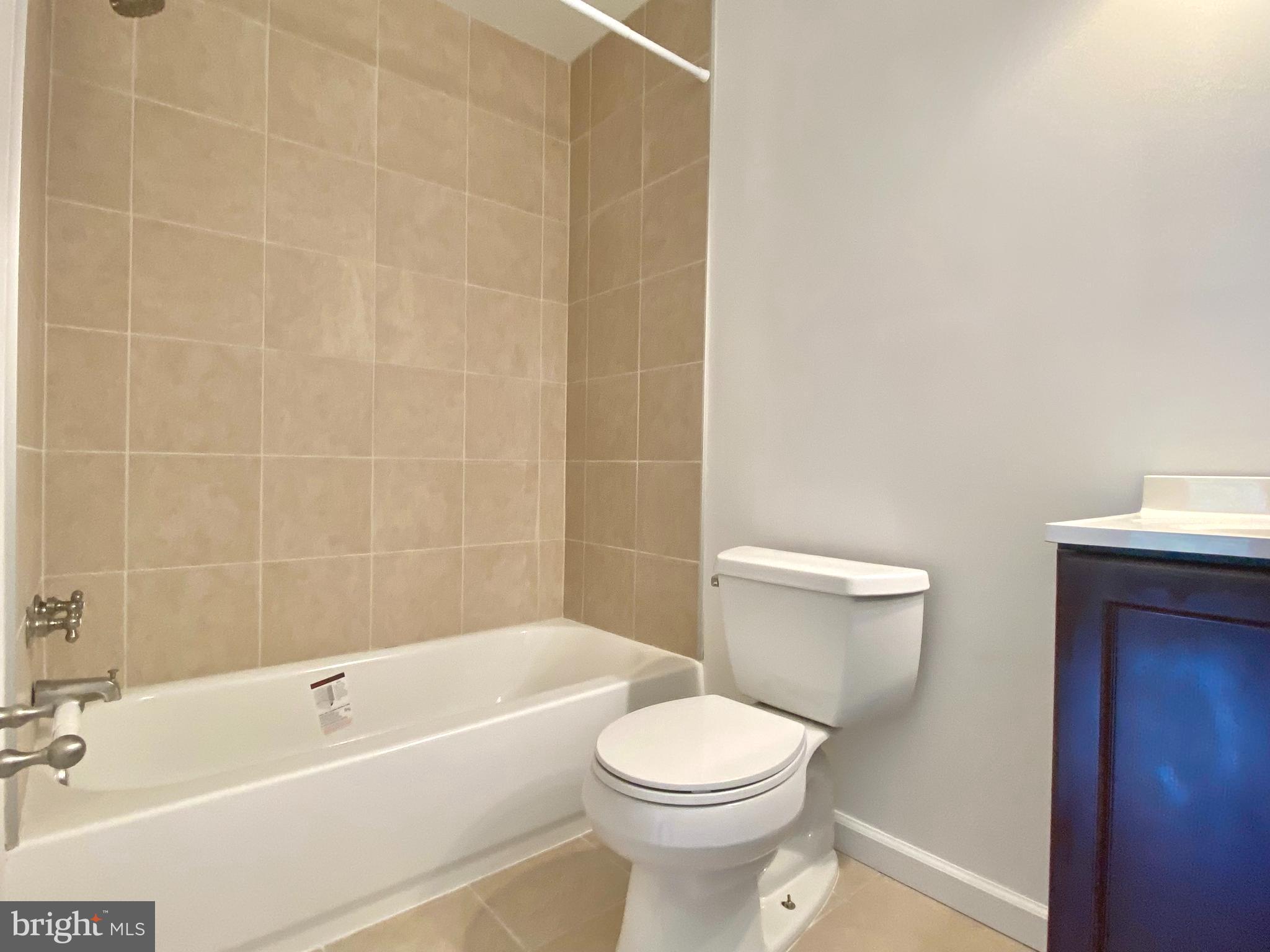 WOODSIDE ESTATES - Residential Lease