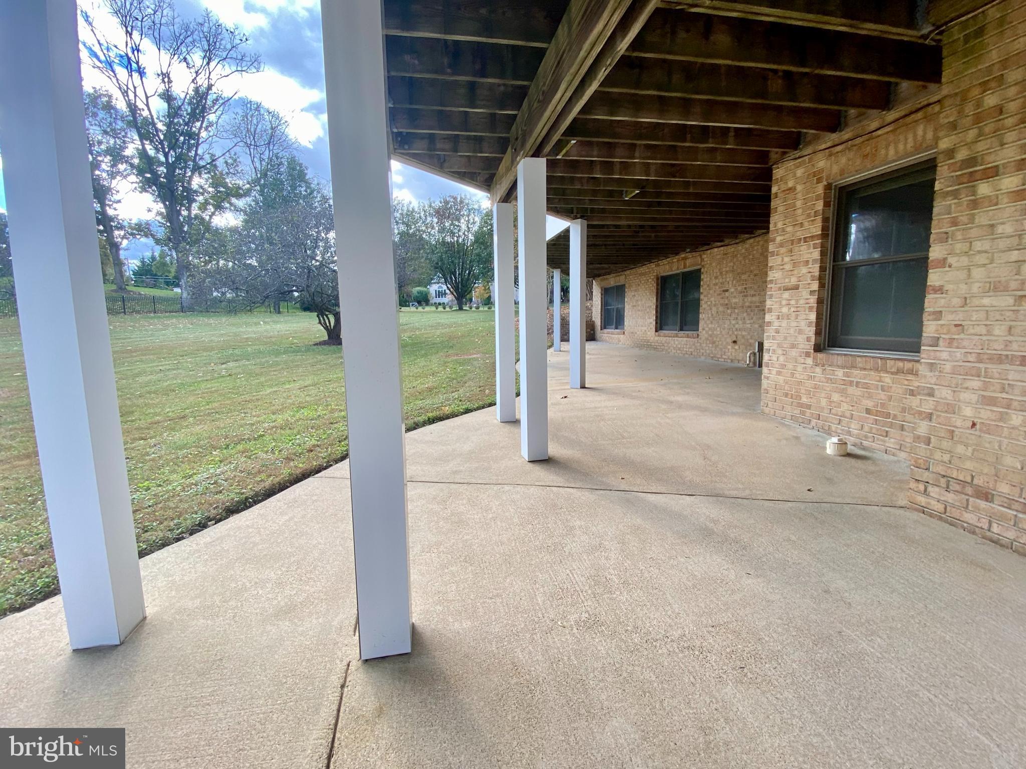 WOODSIDE ESTATES - Residential Lease