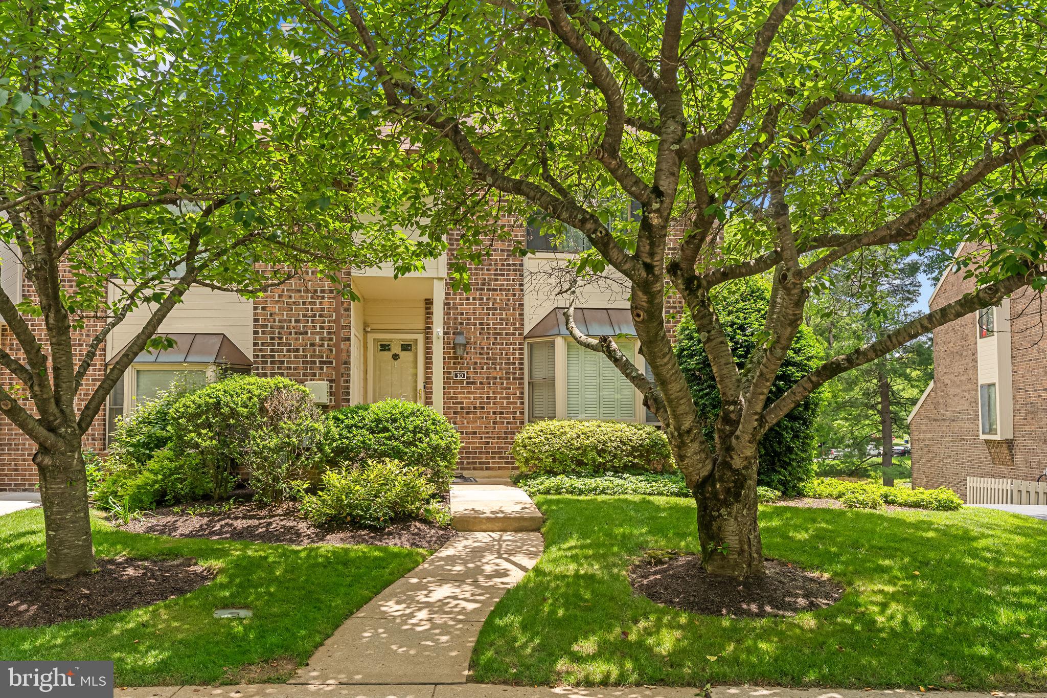10 ELAN LANE