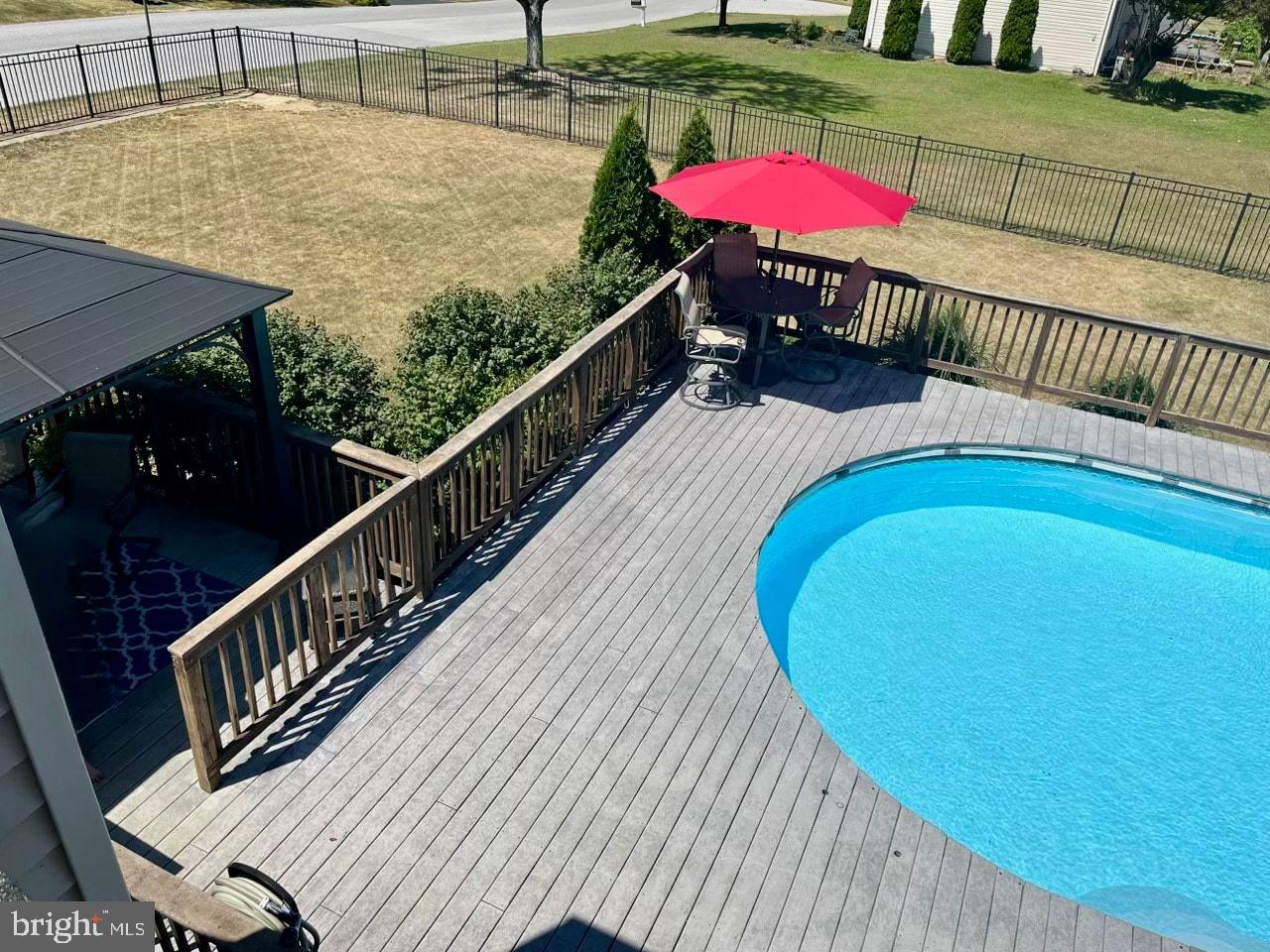 THE MEADOWS - Residential