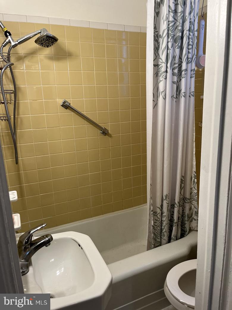 MAYFAIR (WEST) - Residential Lease