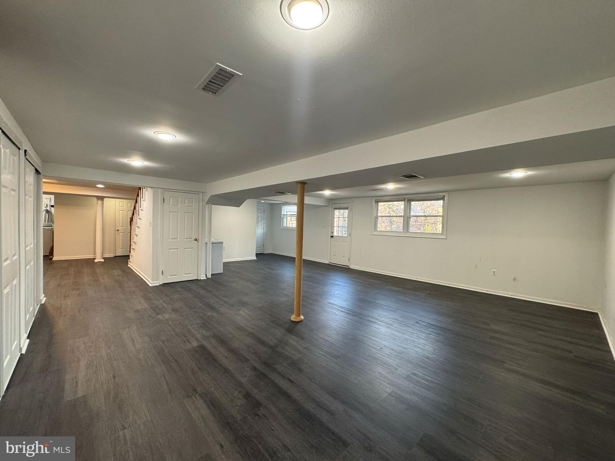 VIENNA WOODS - Residential