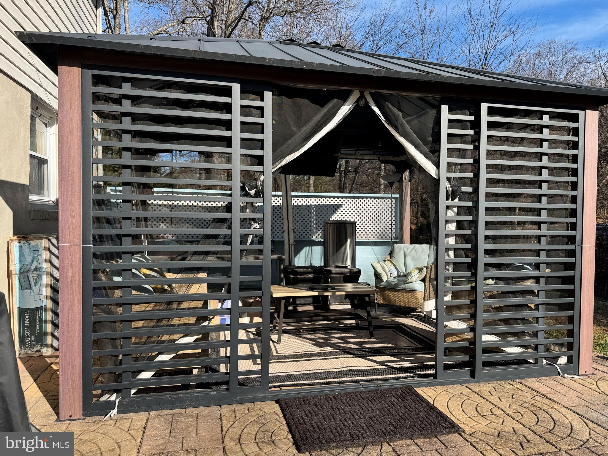 VIENNA WOODS - Residential