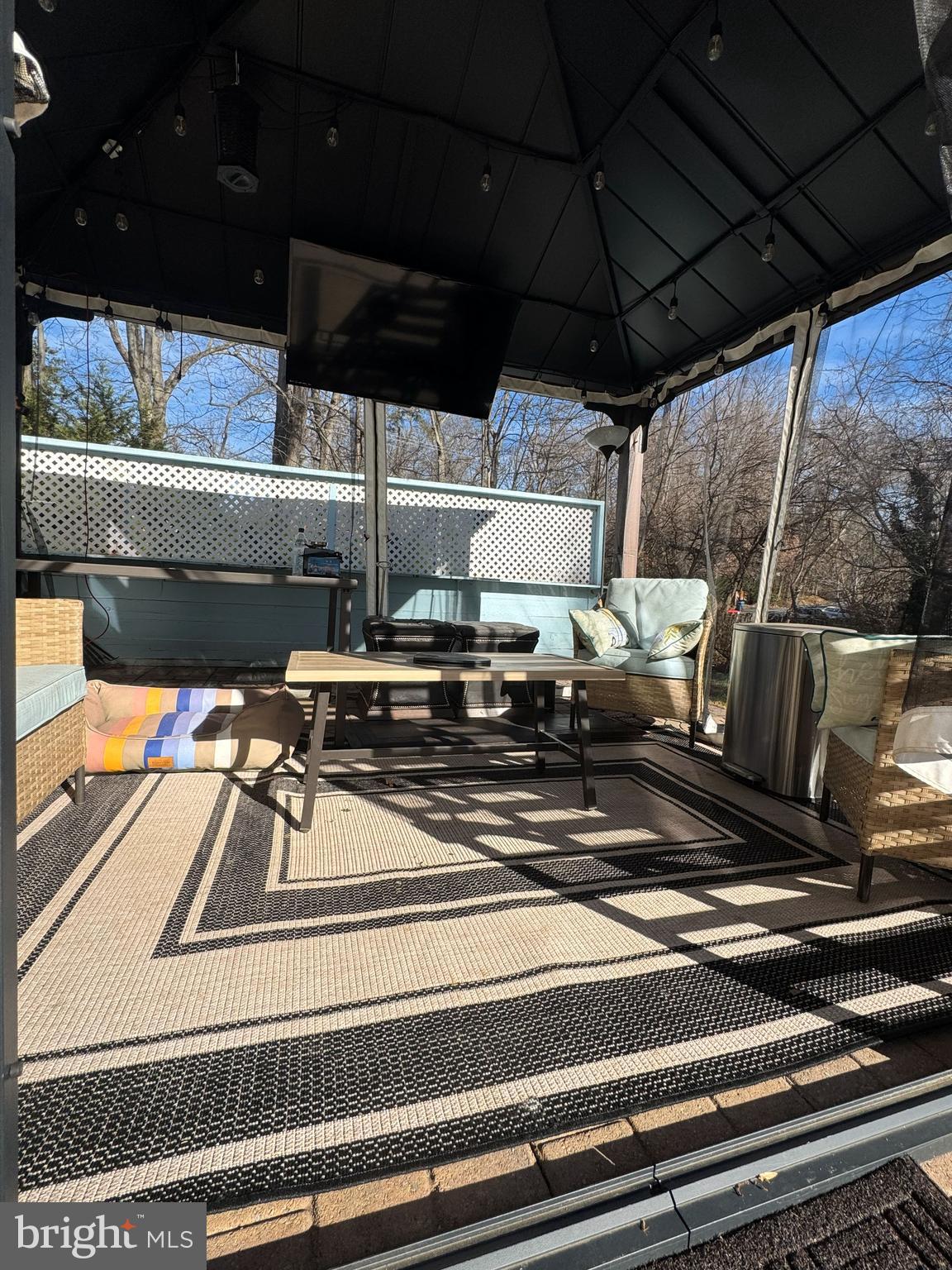 VIENNA WOODS - Residential